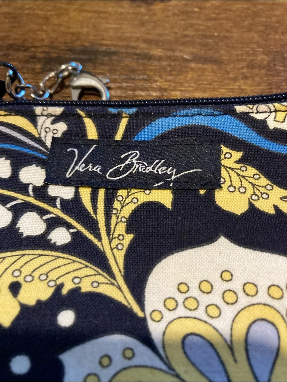 Vera Bradley zip ID w/key clip